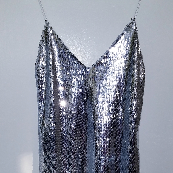 Dresses & Skirts - Silver sequin party dress
